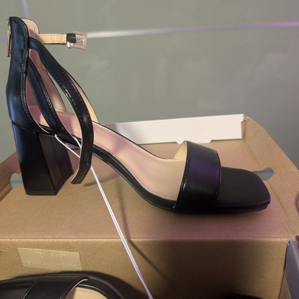 Liz Claiborne Harnoe Elegant Black Women's Heels Size 8M